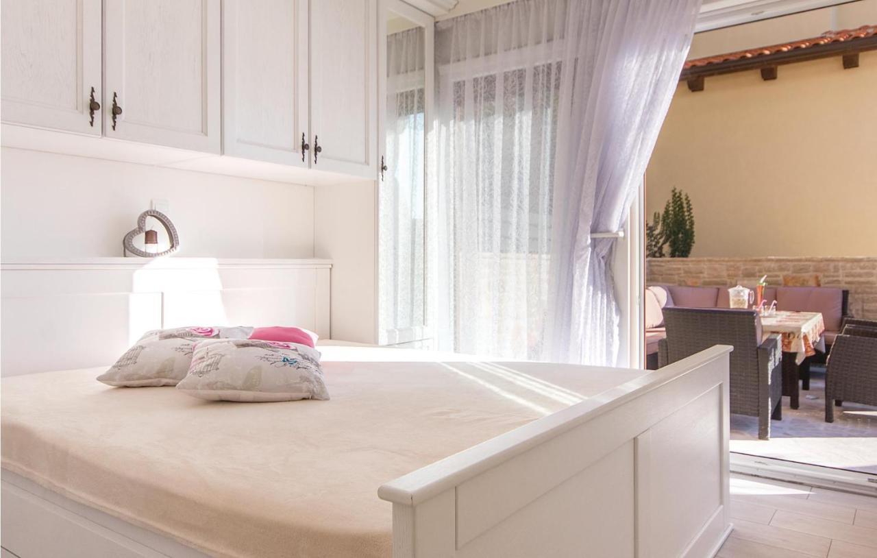 Lovely Apartment In Medulin With Kitchen ภายนอก รูปภาพ