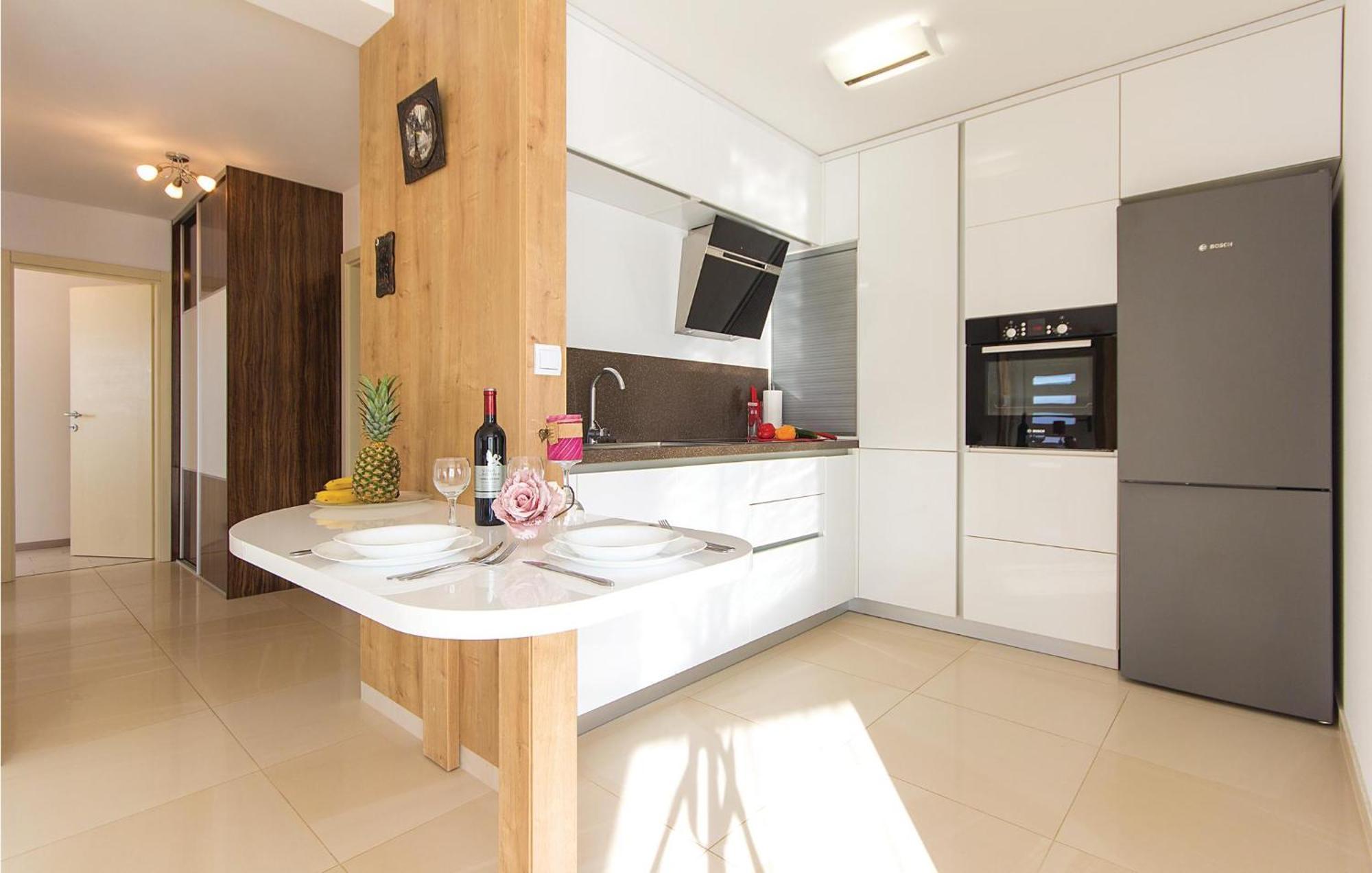 Lovely Apartment In Medulin With Kitchen ภายนอก รูปภาพ