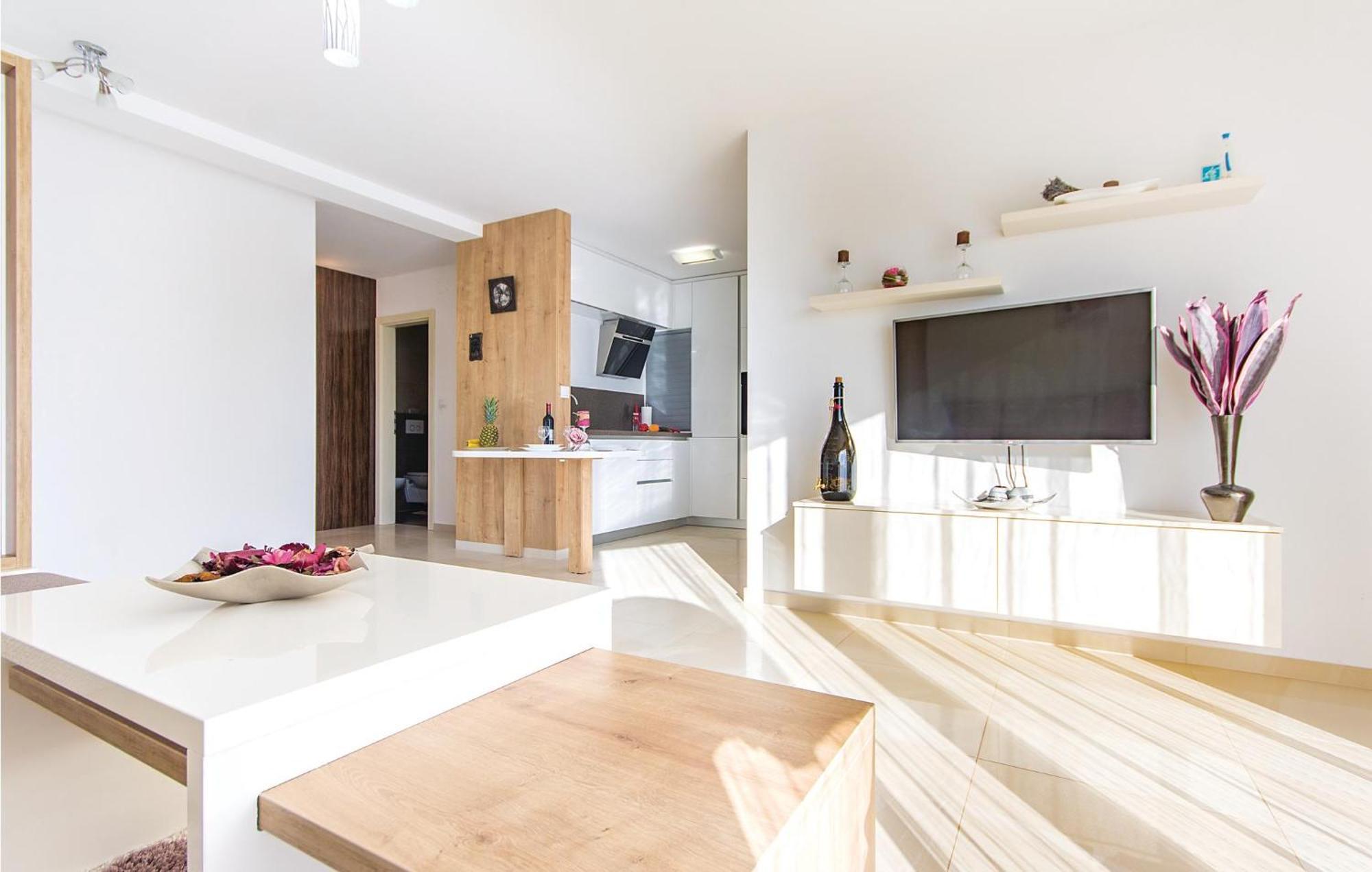 Lovely Apartment In Medulin With Kitchen ภายนอก รูปภาพ
