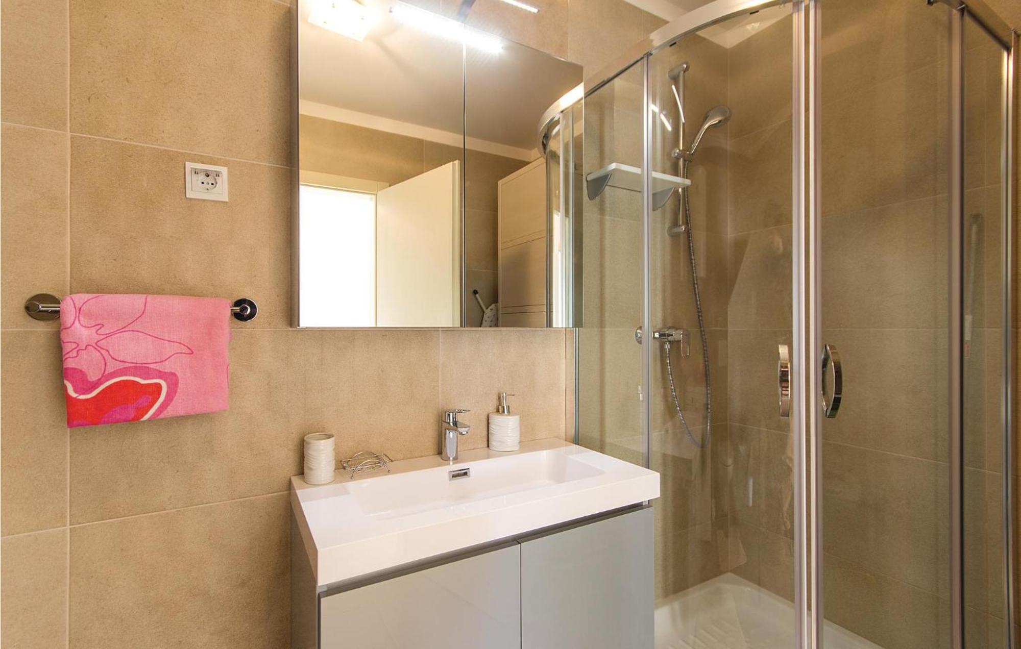 Lovely Apartment In Medulin With Kitchen ภายนอก รูปภาพ